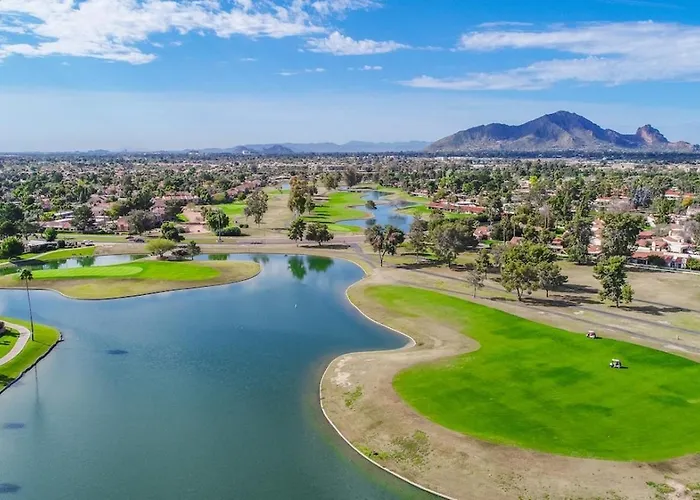 Holiday home Updated, Enclosed Patio, Corner Lot, Bike Trail Scottsdale